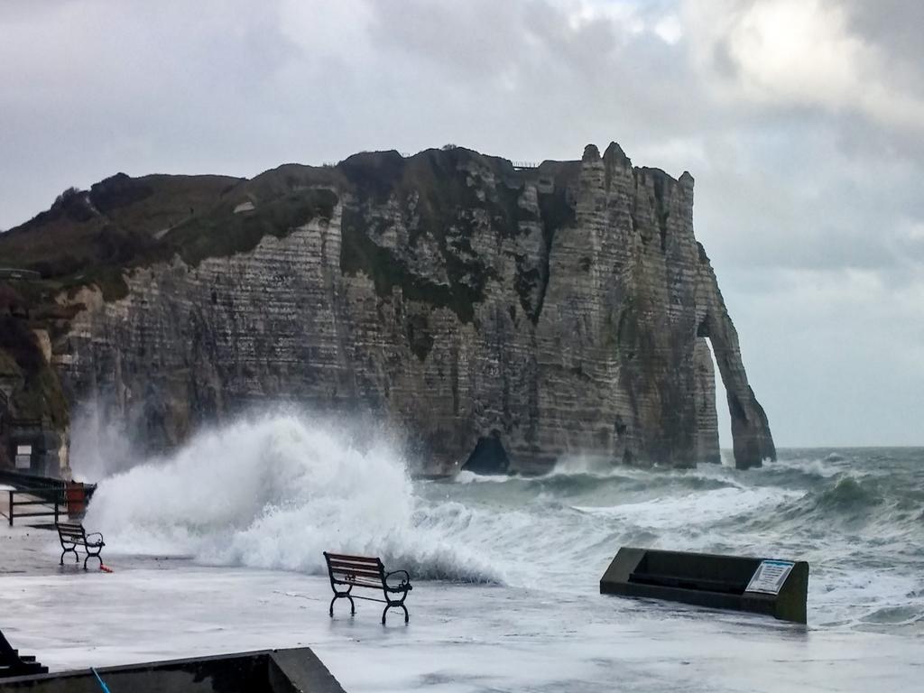 La Belle Vue Le Diamant Des Yeux Mer Et Golf Front Mer Étretat Exterior foto